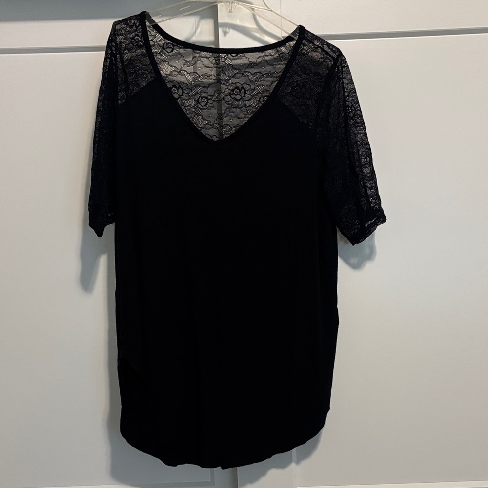 Torrid super soft tunic v necklace top Black Lace